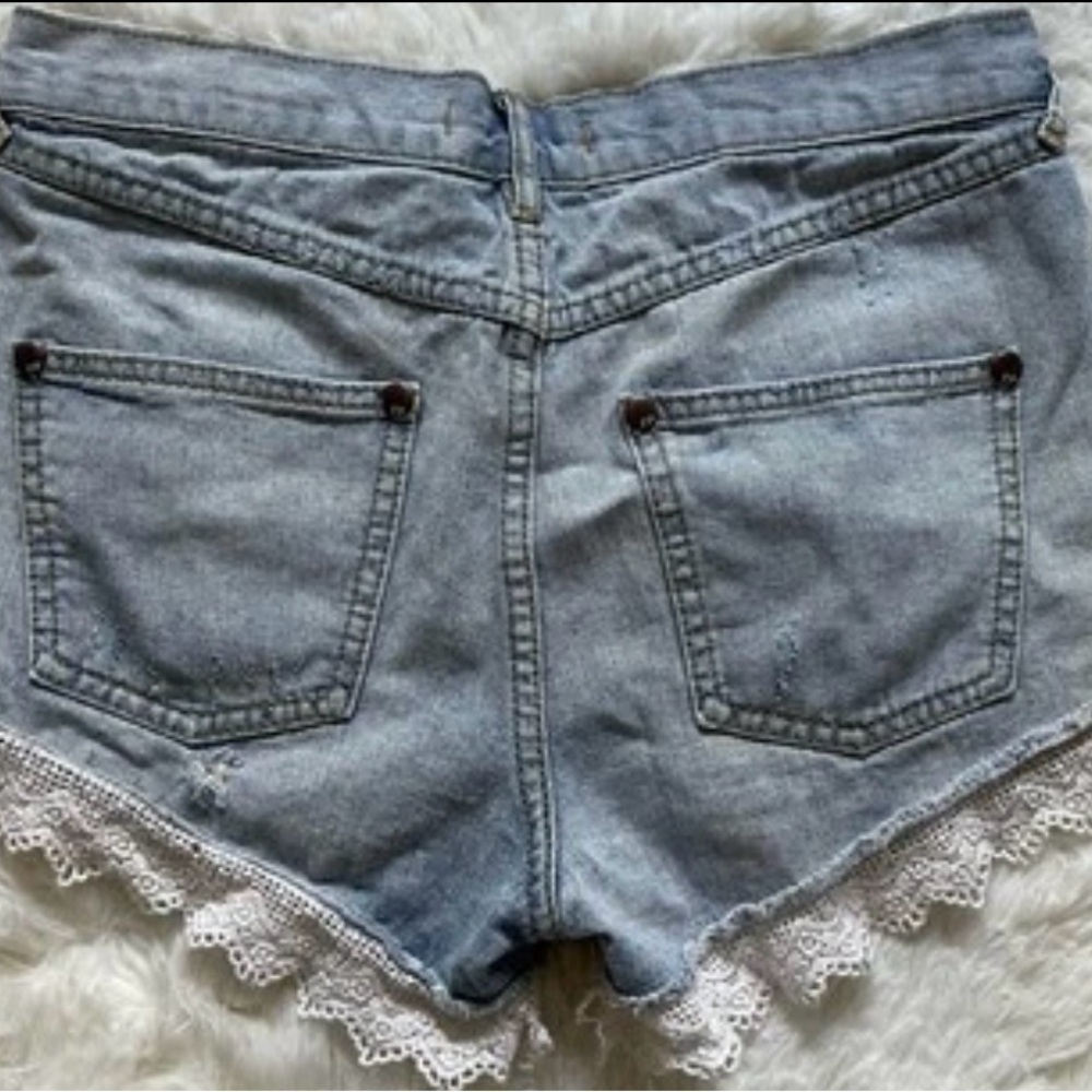 Free‎ People Denim Shorts Lace Trim Boho Festival Cottagecore High Rise W 26 - Picture 6 of 12